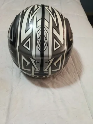 Casco de moto SHIRO con visera iridiscente.