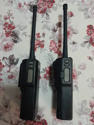 2 Walkie Talkies Motorola GP 300
