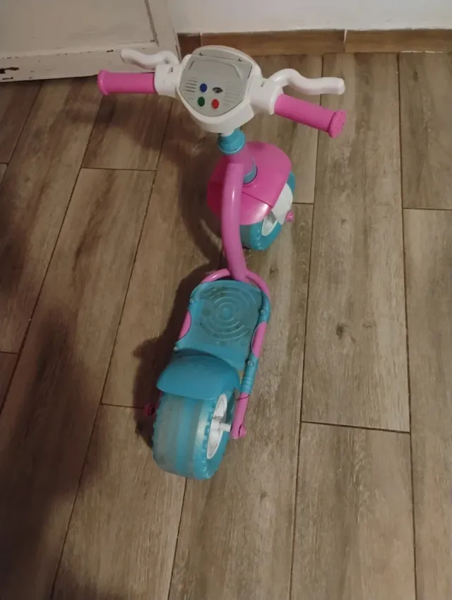 Patinete infantil rosa y azul