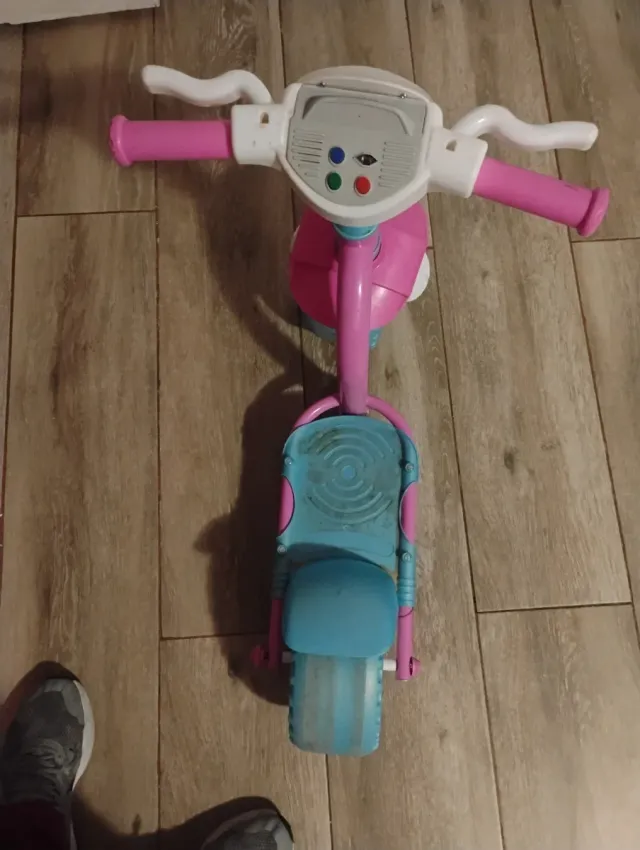 Patinete infantil rosa y azul