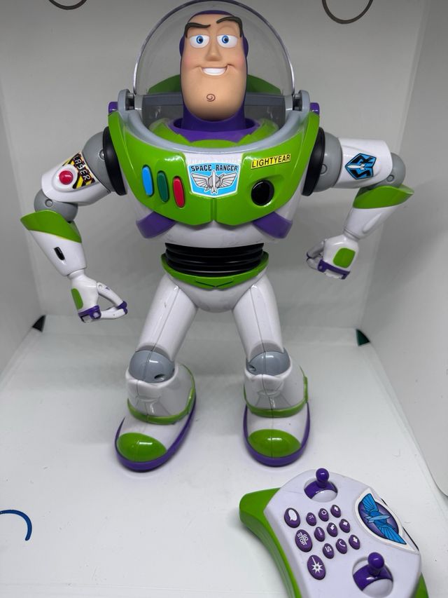 Robot interattivo Buzz Lightyear con telecomando 34 cm