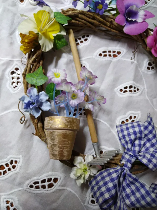 Corona floreale con 2 vasi da fiori