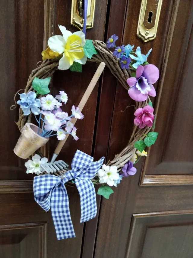 Corona floreale con 2 vasi da fiori