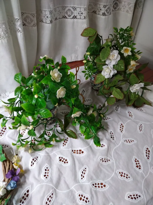 Corona floreale con 2 vasi da fiori