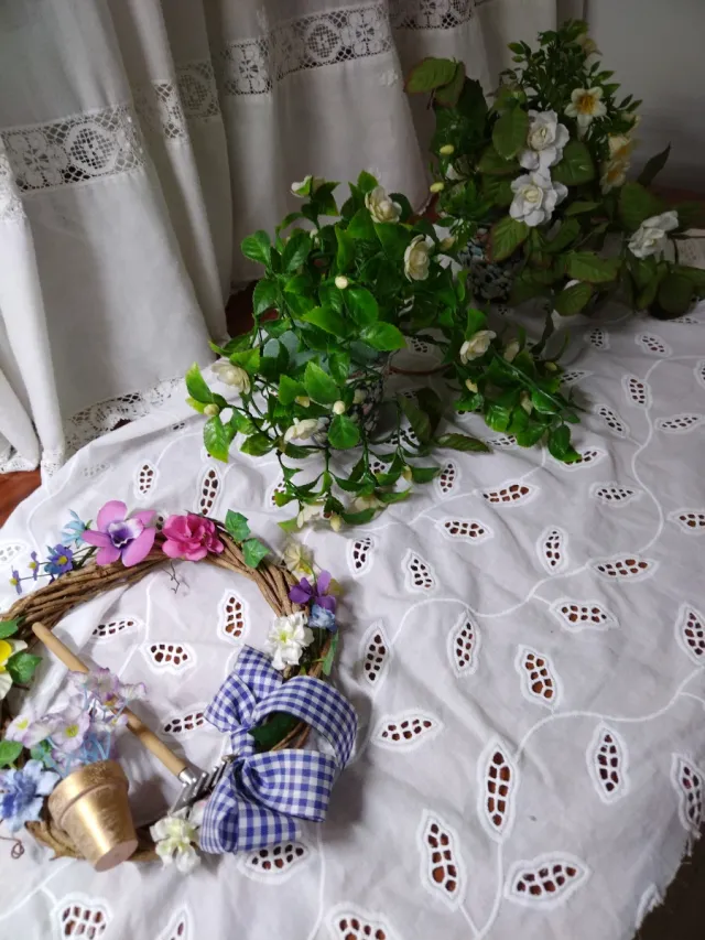 Corona floreale con 2 vasi da fiori