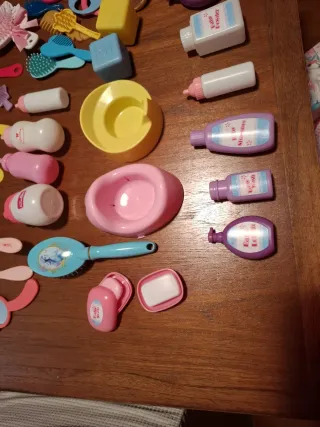 Set baño y comiditas para muñecos