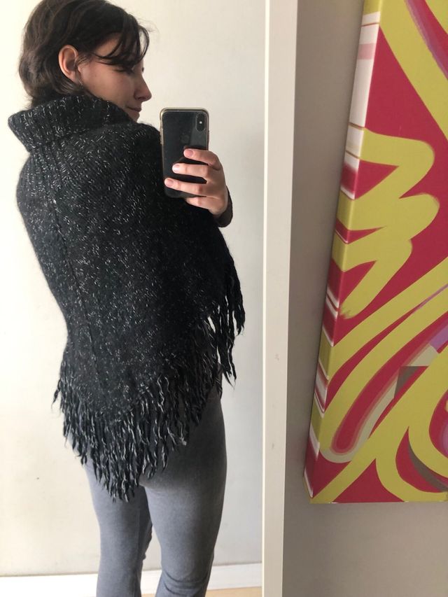 Poncho Uttam London Lana y Mohair Negro