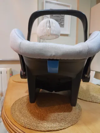 Silla portabebé gris. Grupo0 0-13 Kg