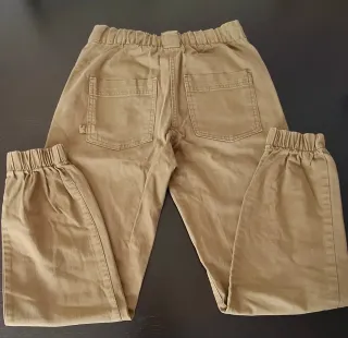 Pantalón Bershka verde oliva