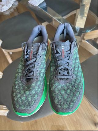Zapatillas Under Armour grises y verdes
