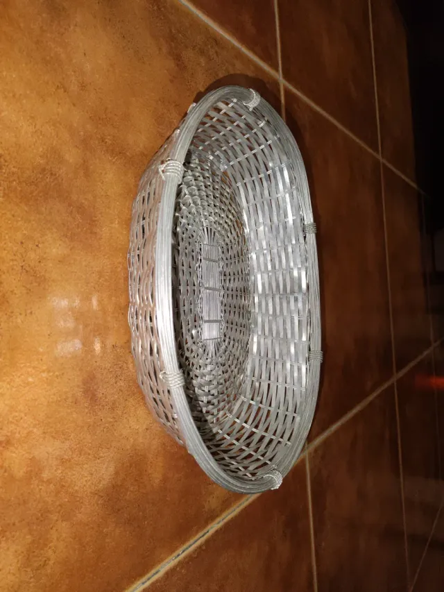 Cestino in alluminio intrecciato vintage