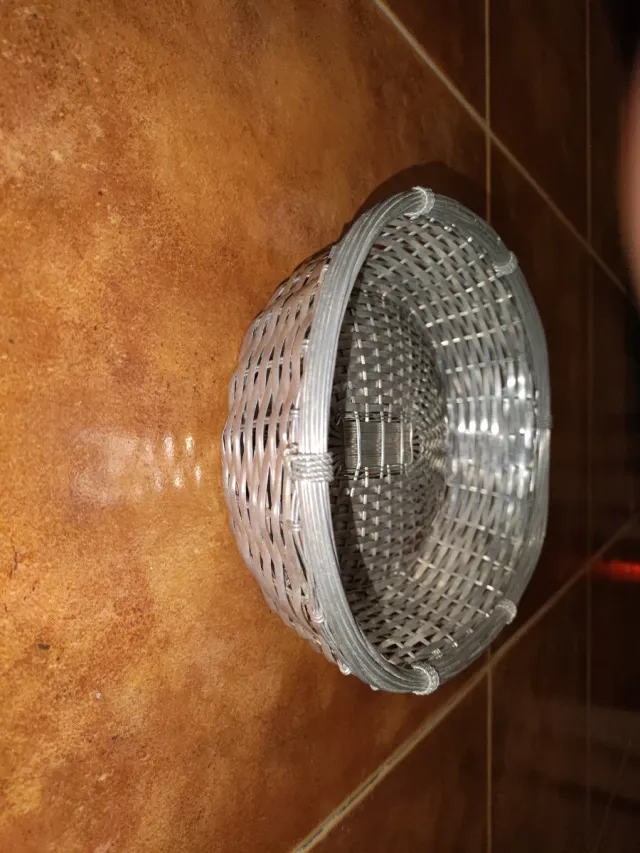 Cestino in alluminio intrecciato vintage