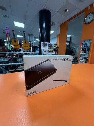 Nintendo DS Lite Negra con Caja y Accesorios