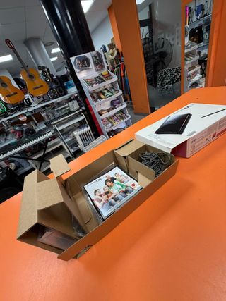 Nintendo DS Lite Negra con Caja y Accesorios