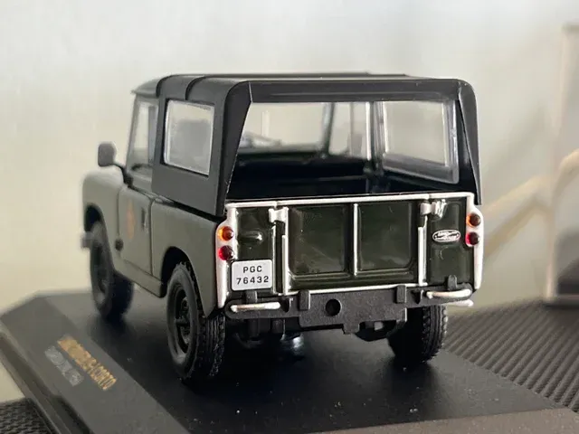 Land Rover 88 Guardia Civil in scala
