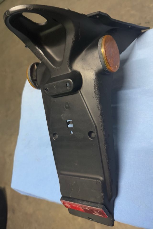 Colin portamatriculas Aprilia Sonic