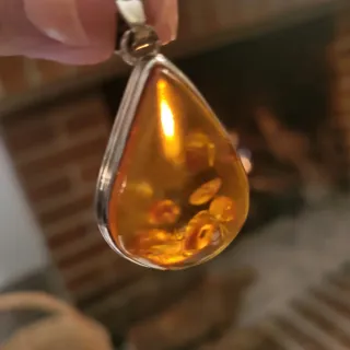 Colgante de ámbar autentico