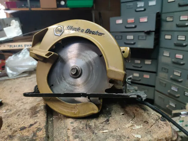 Sierra Circular Black & Decker