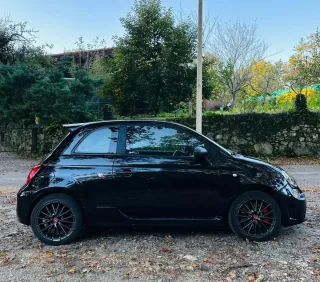 Abarth 695 2023