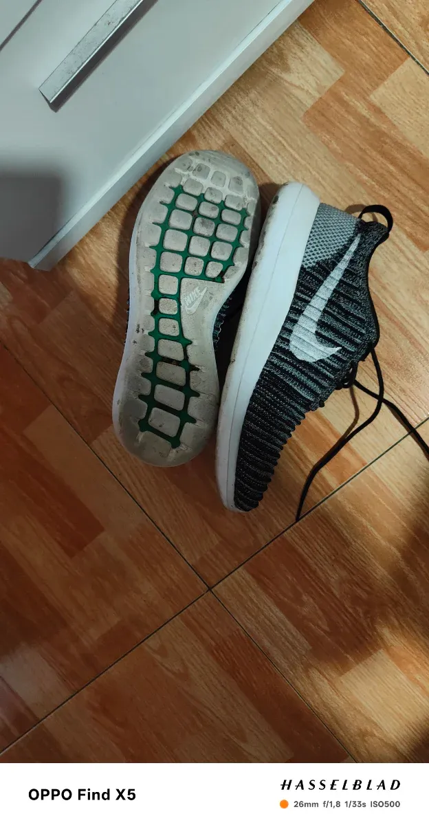 Zapatillas Nike casuales grises y negras