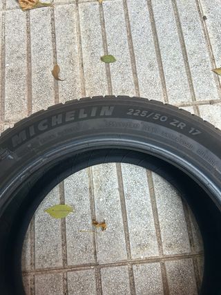 Neumático Michelin 225/50 R17 98Y