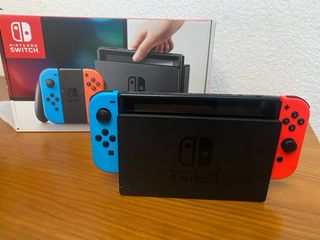 Consola Nintendo Switch Azul y Naranja