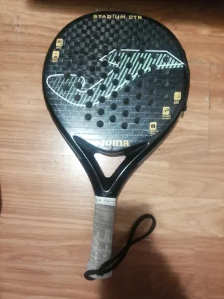 Pala Pádel Joma Stadium CTR con ligeros Roces