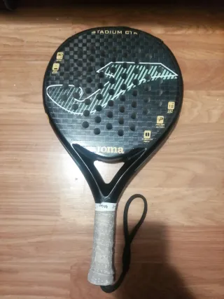Pala Pádel Joma Stadium CTR con ligeros Roces