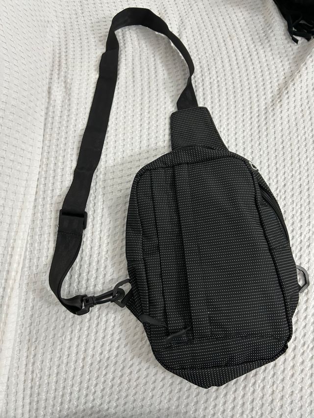 Riñonera deportiva negra