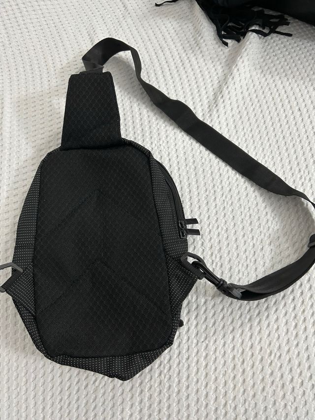 Riñonera deportiva negra