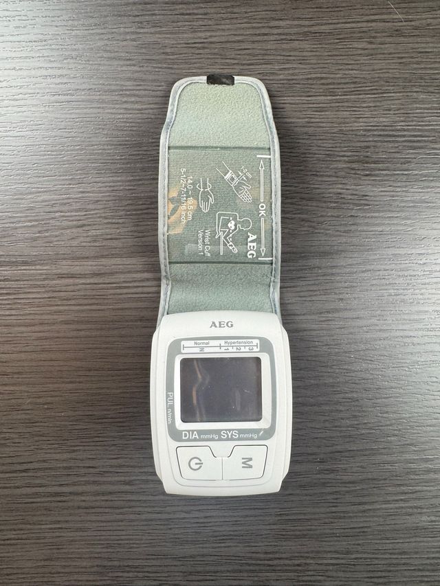 Tensiómetro de muñeca AEG BMG 5610