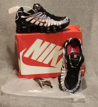 Nike Shox hombre Negro/Rosa