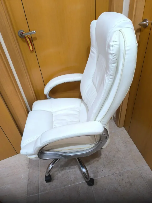 Sillón de escritorio blanco