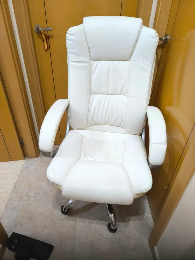 Sillón de escritorio blanco
