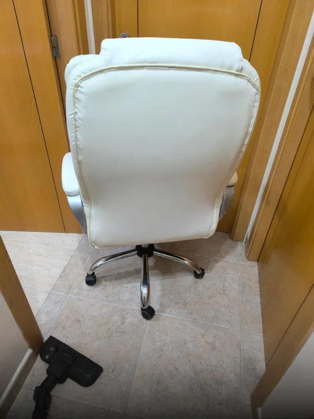 Sillón de escritorio blanco