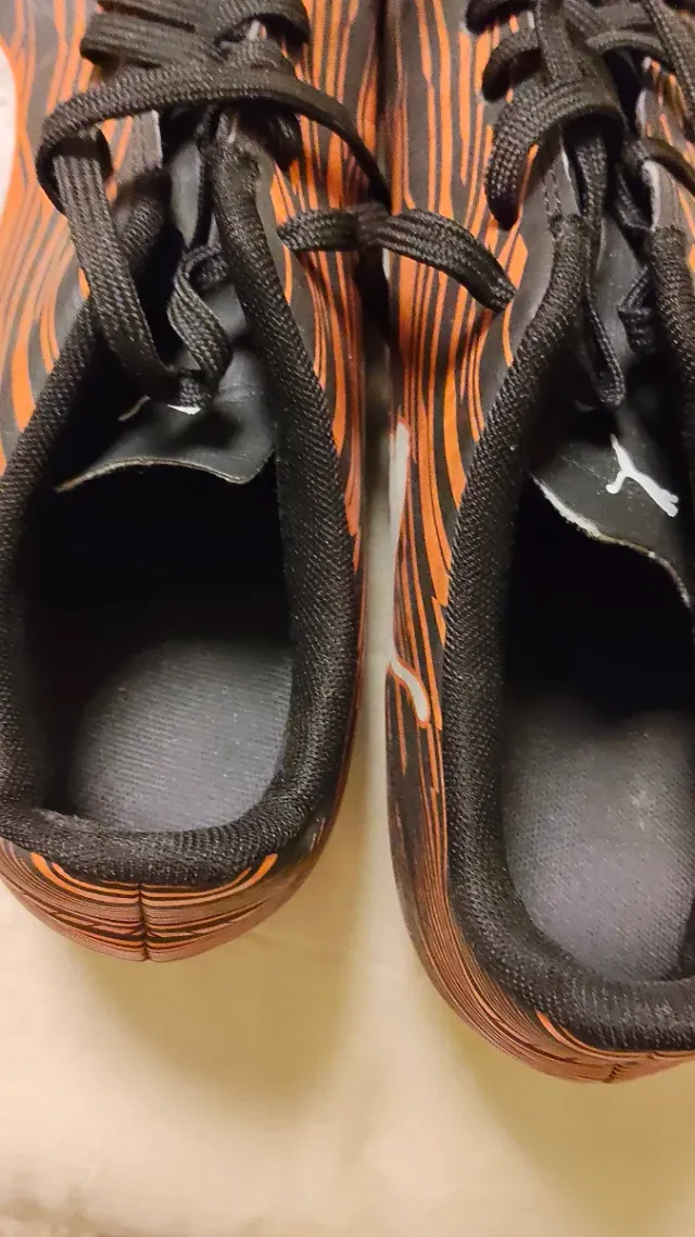 Botas tacos futbol hombre