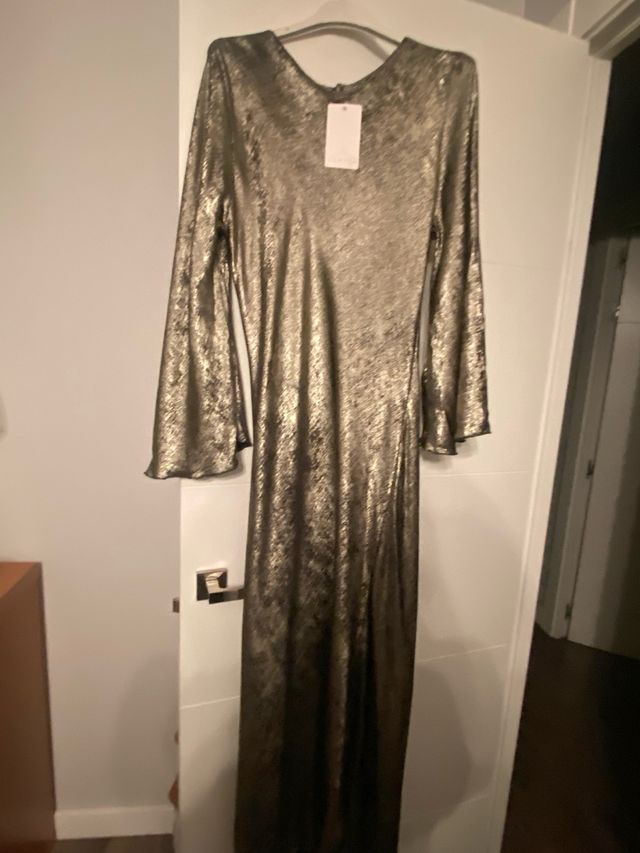 Vestido largo dorado brillante