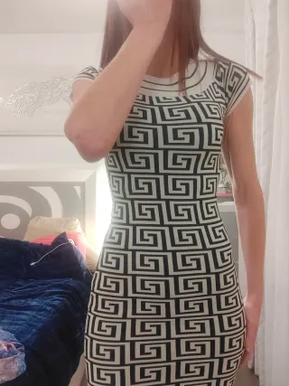 Vestido de punto blanco y negro. Talla S/m