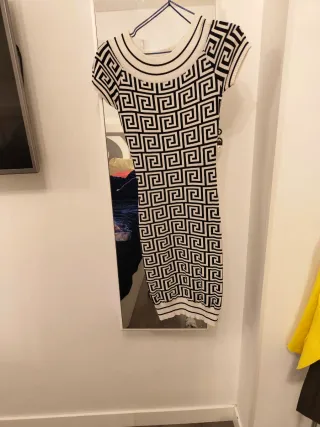 Vestido de punto blanco y negro. Talla S/m