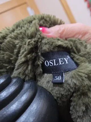 Chaleco verde con pelo