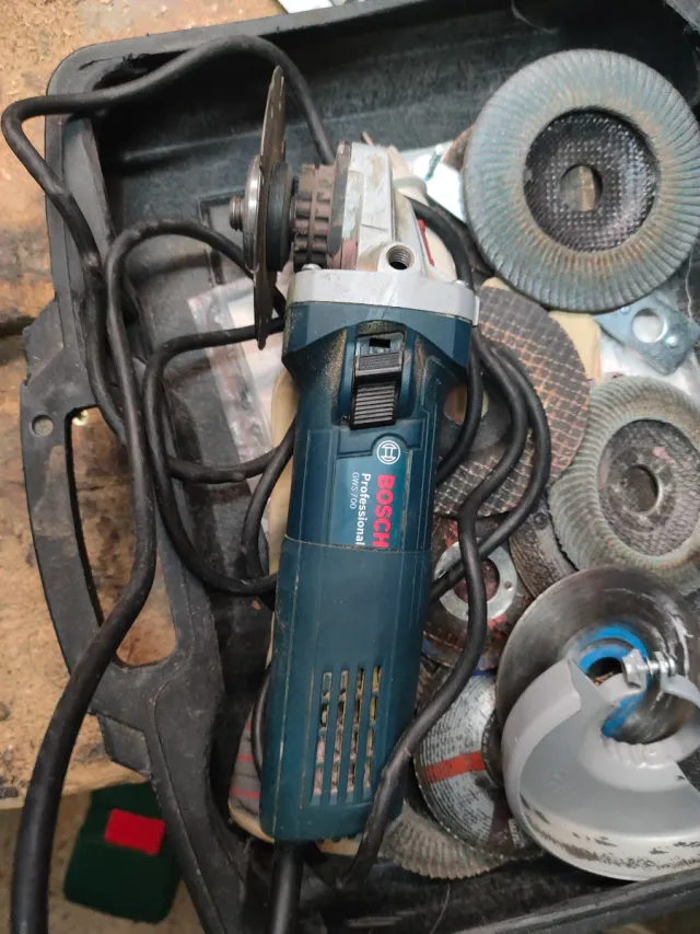 Amoladora Bosch GWS 700 Profesional