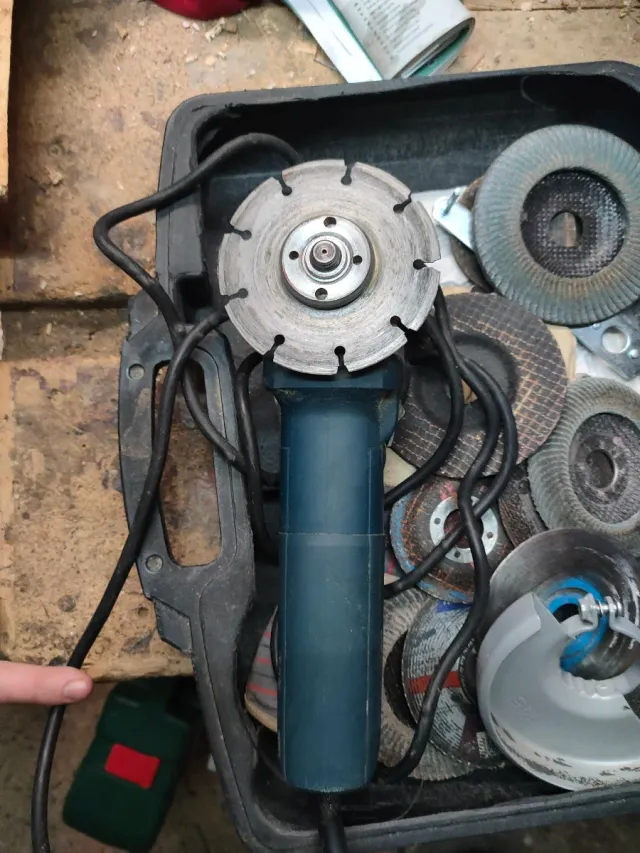 Amoladora Bosch GWS 700 Profesional