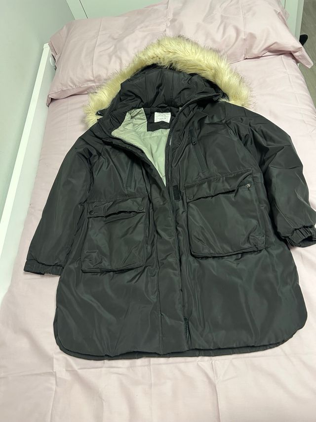 Abrigo niña negro con capucha