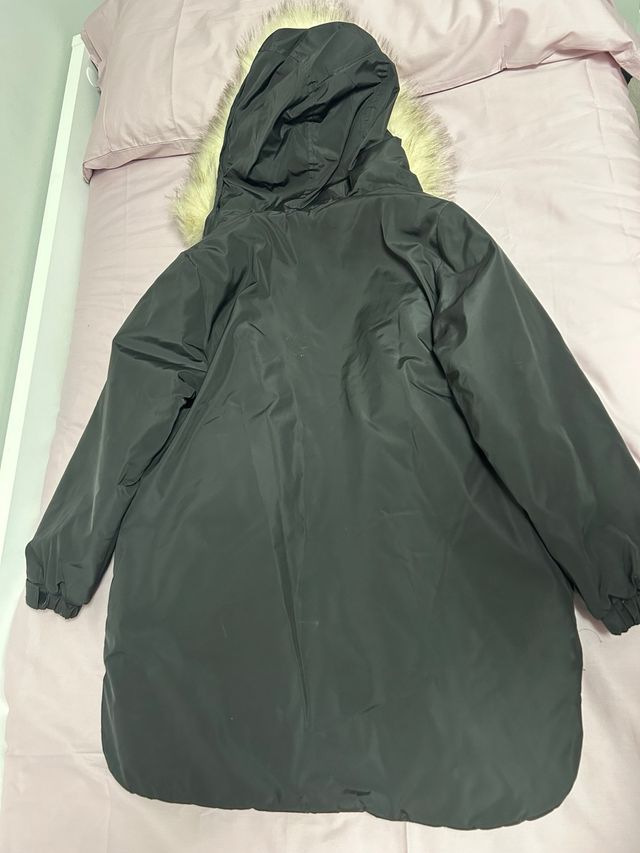 Abrigo niña negro con capucha