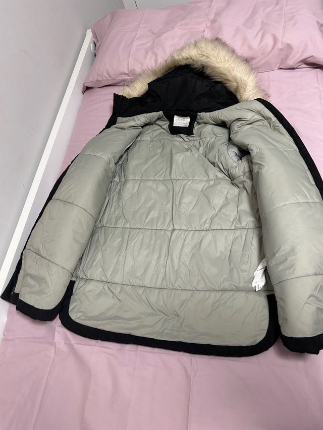 Abrigo niña negro con capucha