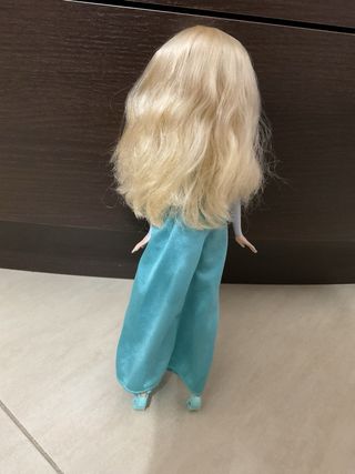 Bambola Elsa Frozen Disney come nuova