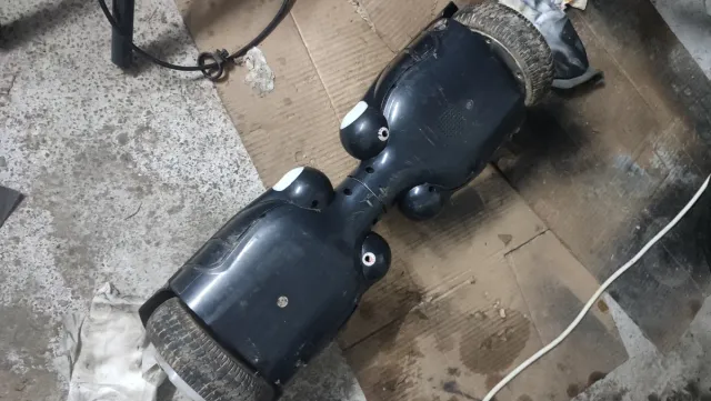 Hoverboard negro estropeado