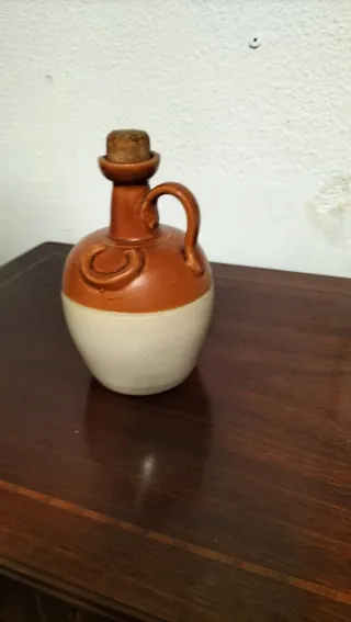 Botella cerámica antigua para whisky