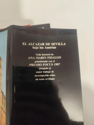 2 libros El Alcázar de Sevilla bajo los Austrias
