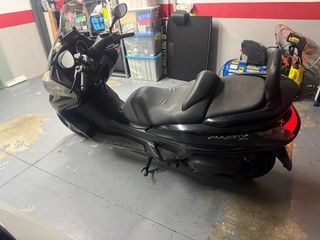 Yamaha Majesty 400 Negra